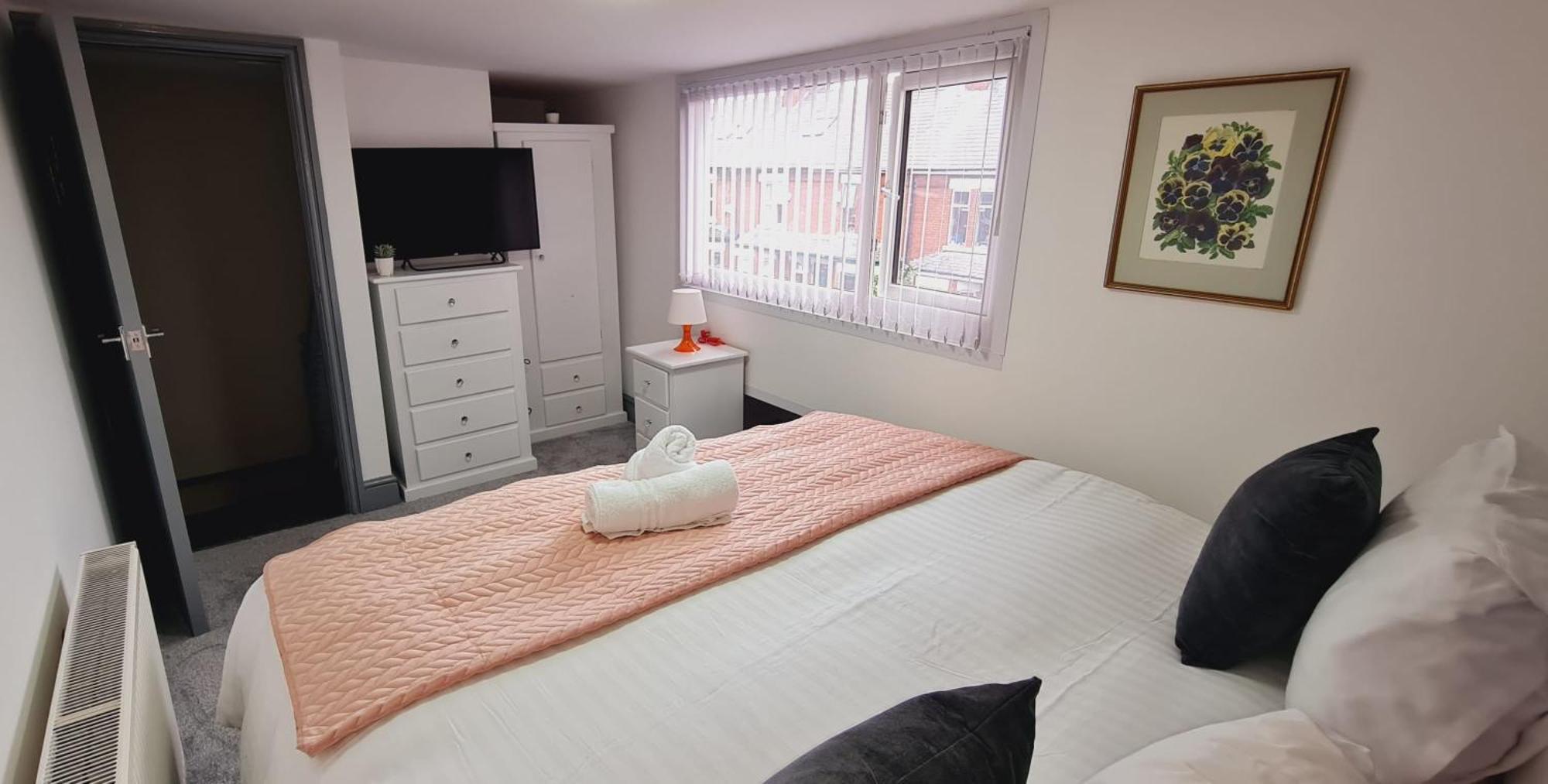 Large Victorian House 15 Minutes From Centre Holiday home